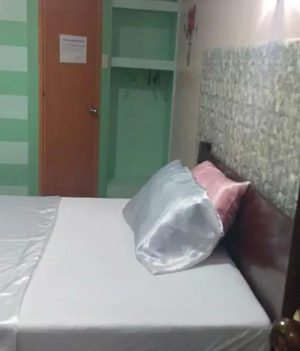 Hr Bar And Restaurant Hotel
