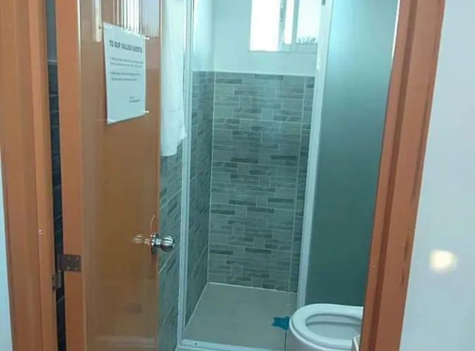 Hr Bar And Restaurant Hotel *